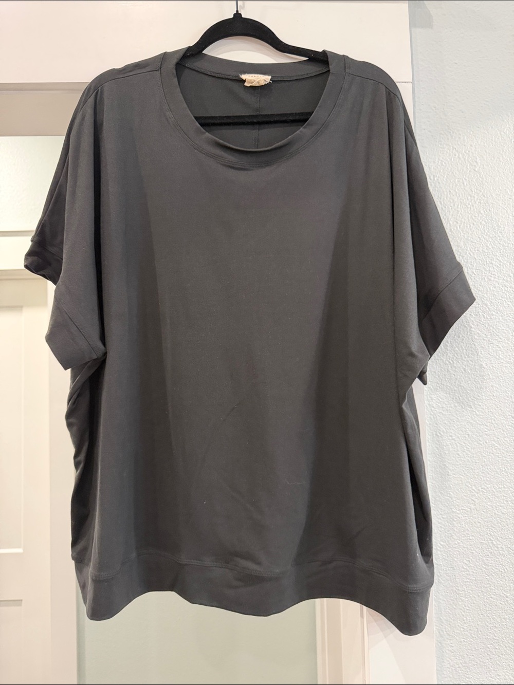 Yelete Oversized Short-Sleeve Tee in Charcoal